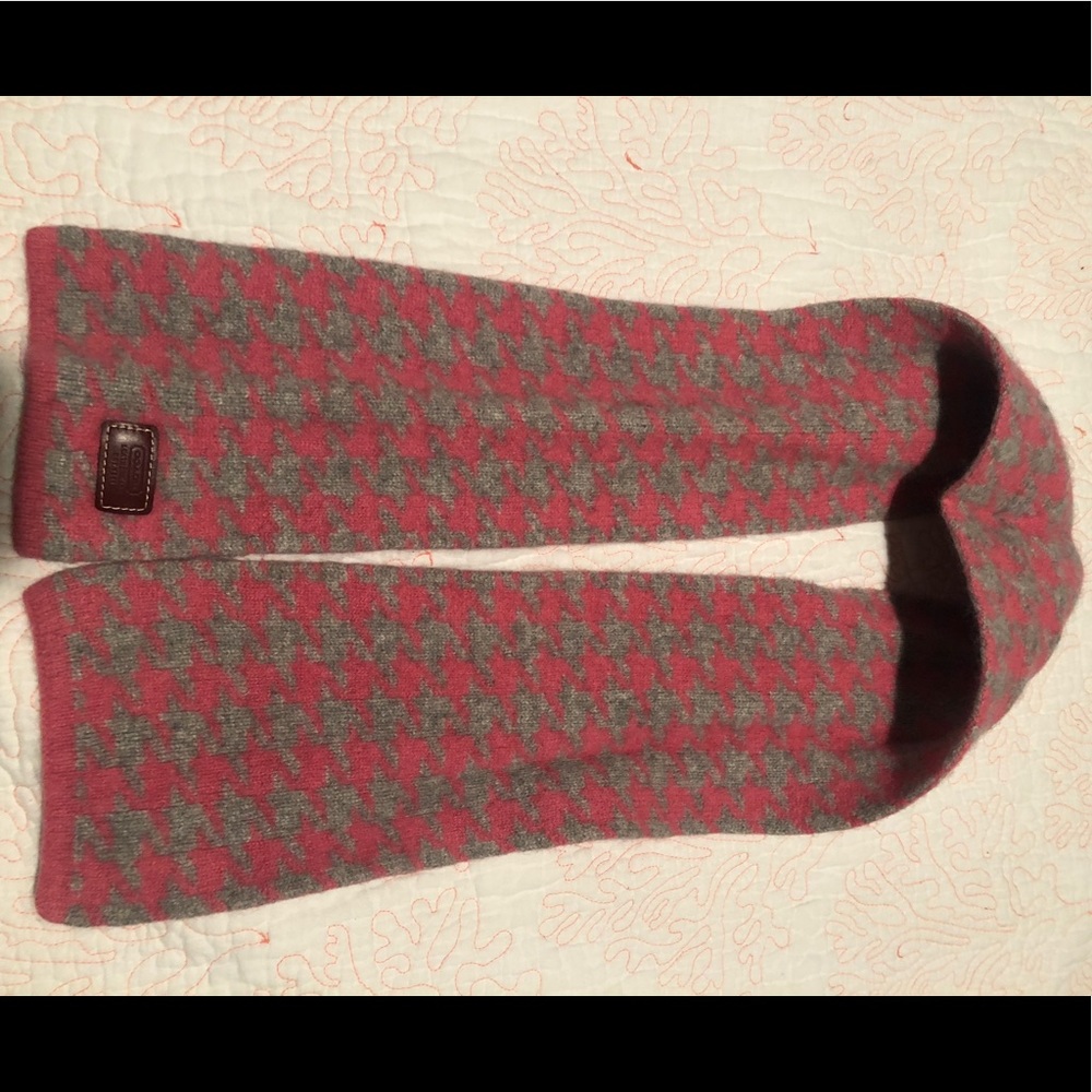 Coach Wool Houndstooth Scarf